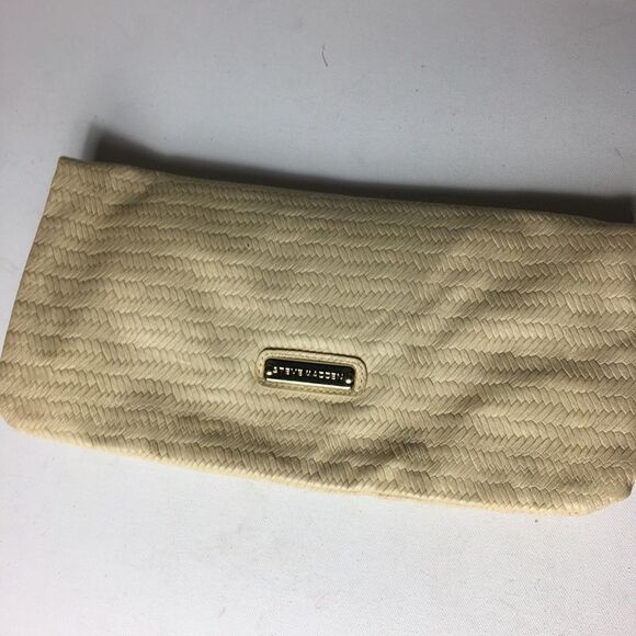 Steve Madden beige weave pattern clutch - Picture 3 of 9